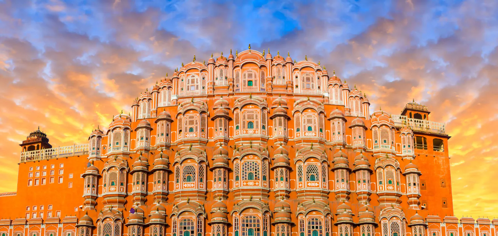 Top 12 Places to Visit in Jaipur: Forts, Palaces & Bazaars