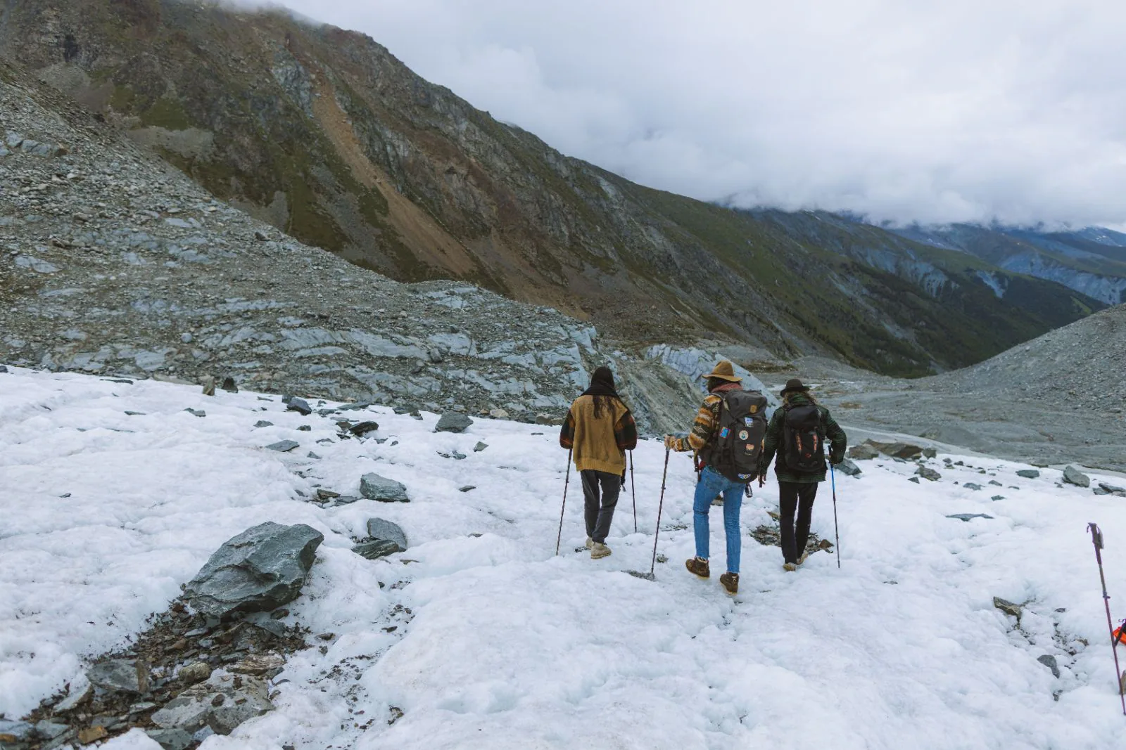 Best Places to Visit in India in December: Snow, Beaches & Festivals